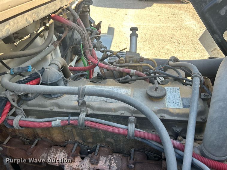 image for item DQ0905 2002 Freightliner FL70  dump truck