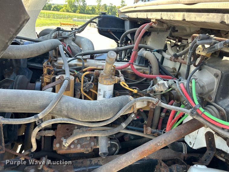 image for item DQ0905 2002 Freightliner FL70  dump truck