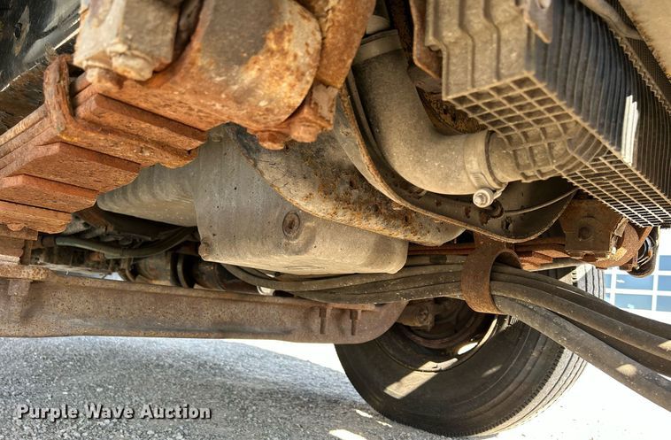 image for item DQ0905 2002 Freightliner FL70  dump truck