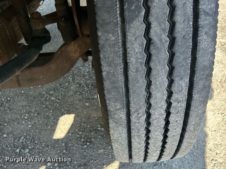 image for item DQ0905 2002 Freightliner FL70  dump truck