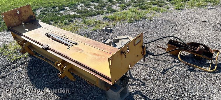 image for item DQ0905 2002 Freightliner FL70  dump truck