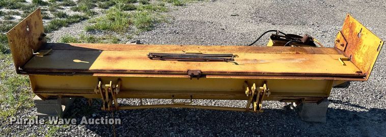 image for item DQ0905 2002 Freightliner FL70  dump truck