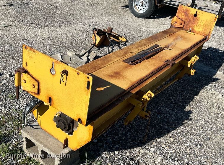 image for item DQ0905 2002 Freightliner FL70  dump truck