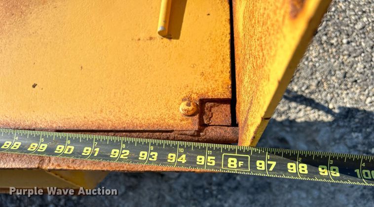 image for item DQ0905 2002 Freightliner FL70  dump truck