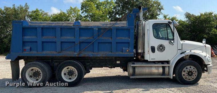 image for item DQ2137 2006 Freightliner Business Class M2  dump truck