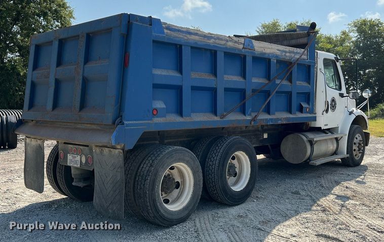 image for item DQ2137 2006 Freightliner Business Class M2  dump truck