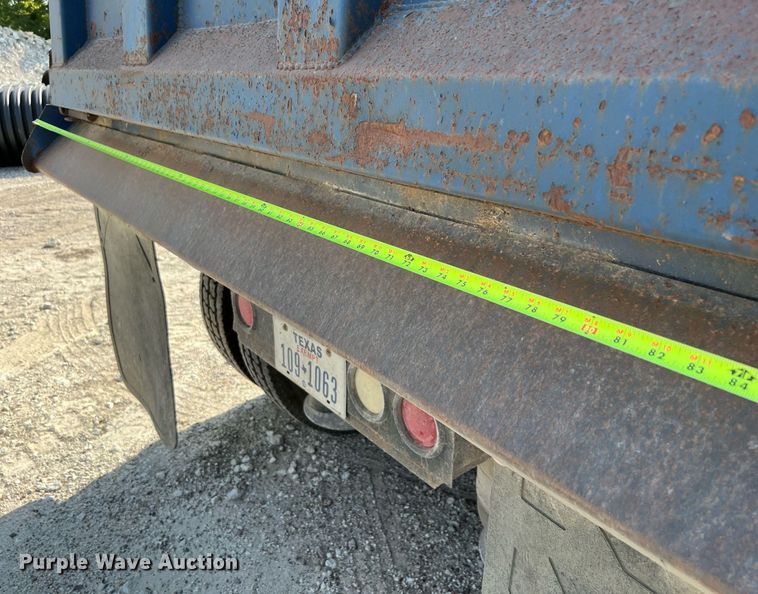 image for item DQ2137 2006 Freightliner Business Class M2  dump truck