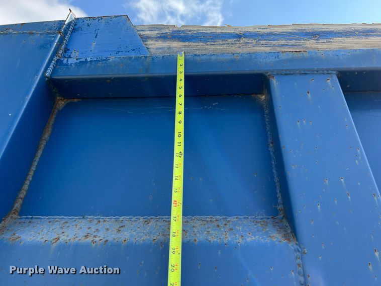 image for item DQ2137 2006 Freightliner Business Class M2  dump truck