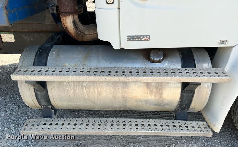 image for item DQ2137 2006 Freightliner Business Class M2  dump truck