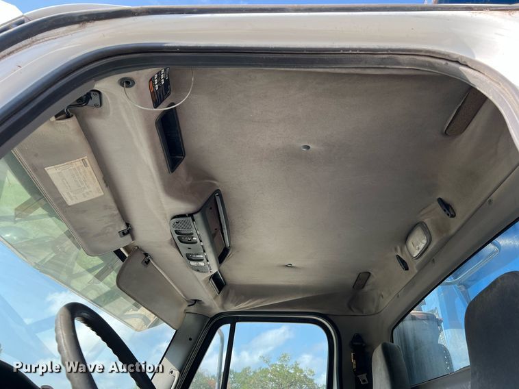 image for item DQ2137 2006 Freightliner Business Class M2  dump truck