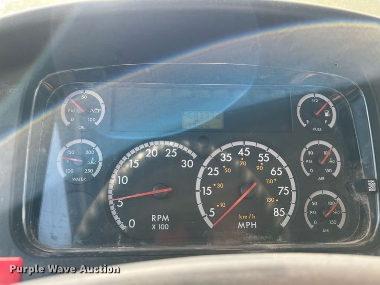 image for item DQ2137 2006 Freightliner Business Class M2  dump truck