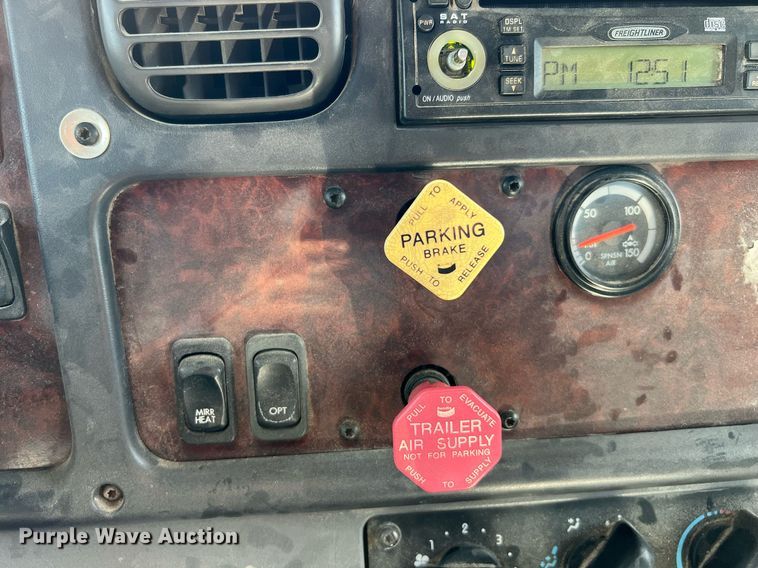 image for item DQ2137 2006 Freightliner Business Class M2  dump truck