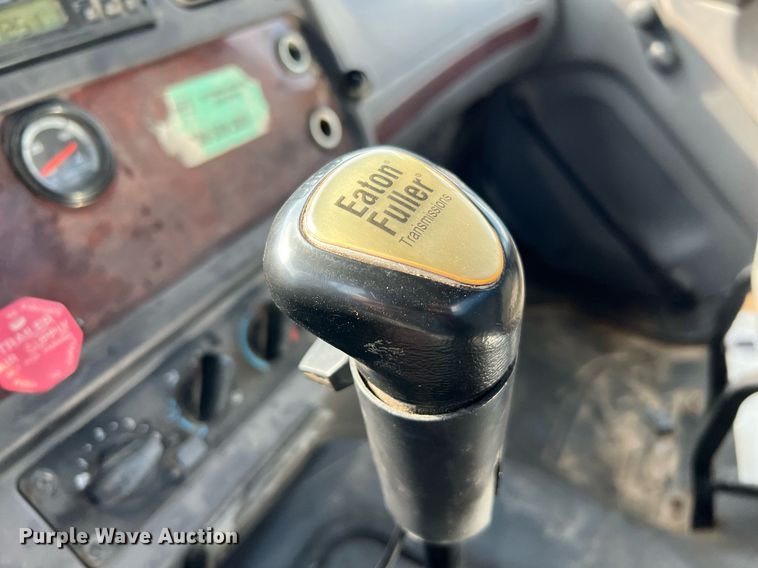 image for item DQ2137 2006 Freightliner Business Class M2  dump truck