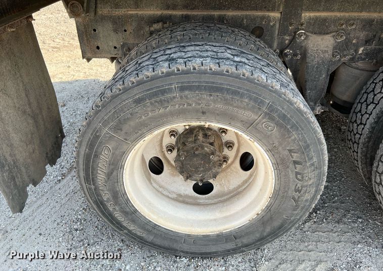 image for item DQ2137 2006 Freightliner Business Class M2  dump truck