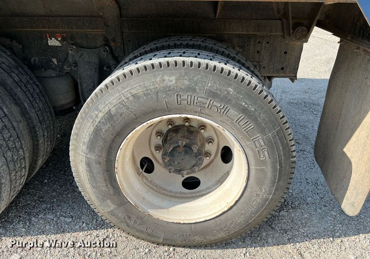 image for item DQ2137 2006 Freightliner Business Class M2  dump truck