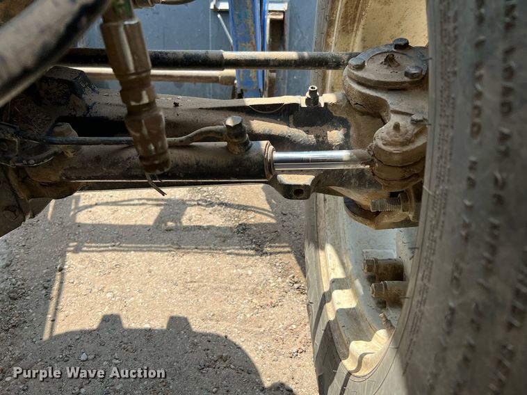 image for item DQ2138 2012 New Holland TD5050  MFWD tractor