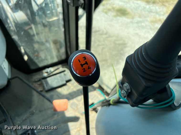 image for item DQ2138 2012 New Holland TD5050  MFWD tractor