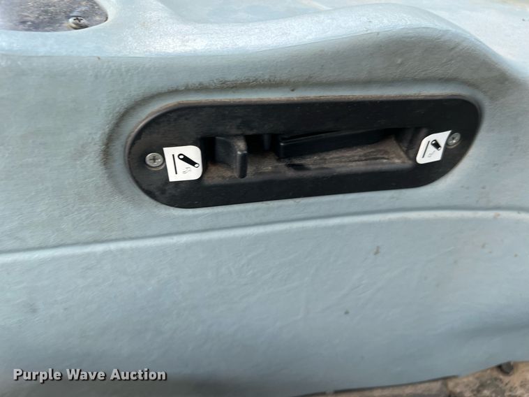 image for item DQ2138 2012 New Holland TD5050  MFWD tractor