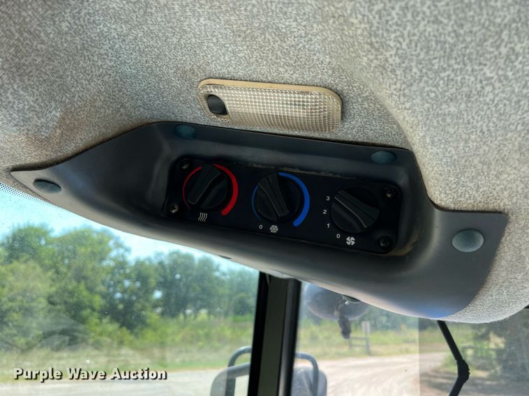 image for item DQ2138 2012 New Holland TD5050  MFWD tractor