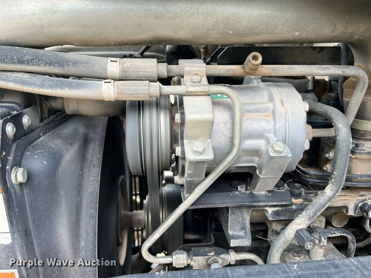 image for item DQ2138 2012 New Holland TD5050  MFWD tractor