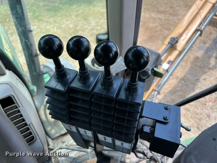 image for item DQ2139 2009 John Deere 6430  tractor