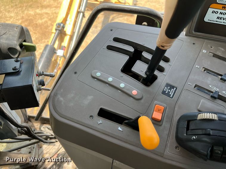 image for item DQ2139 2009 John Deere 6430  tractor