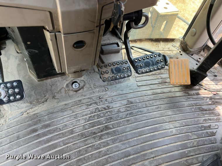 image for item DQ2139 2009 John Deere 6430  tractor