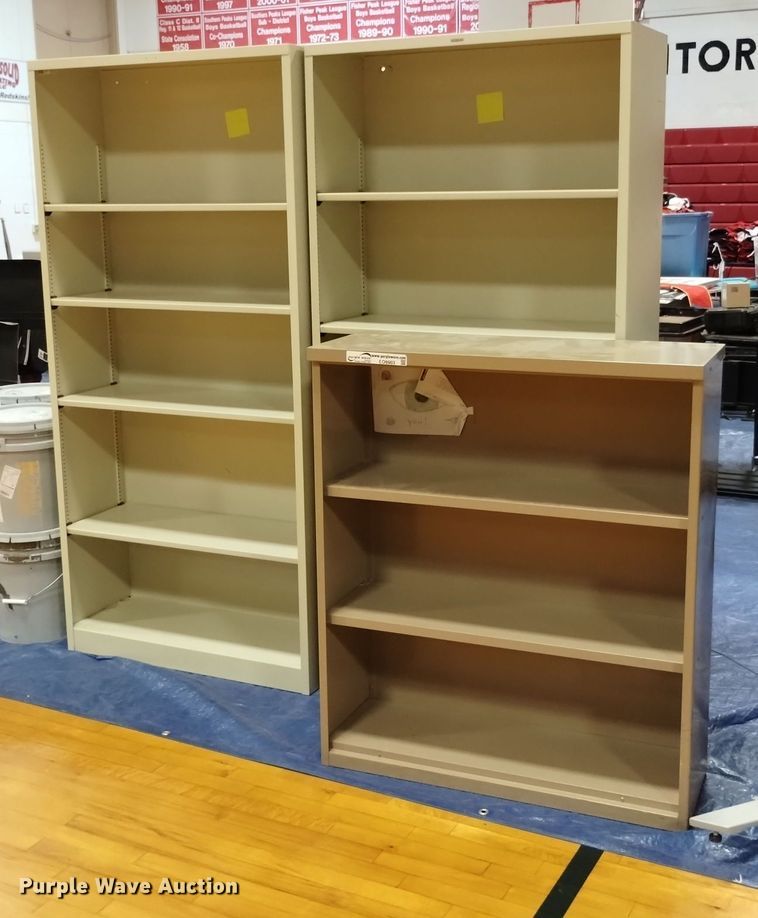 image for item EO9903 (3) metal shelves