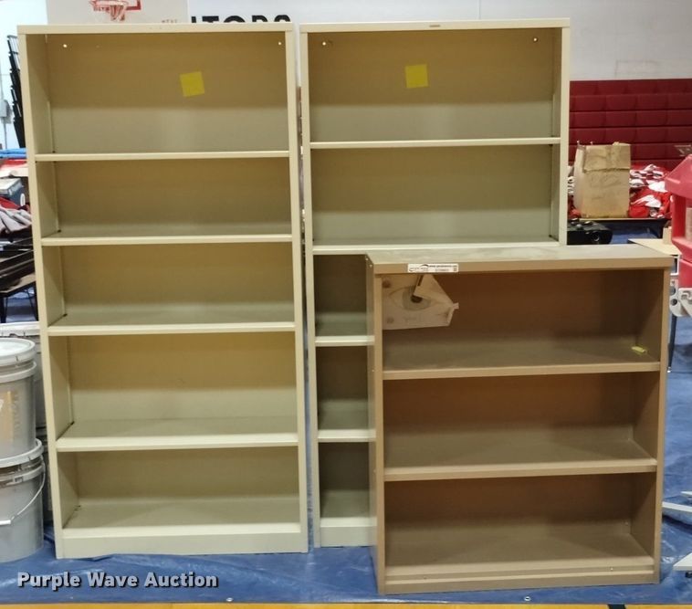 image for item EO9903 (3) metal shelves