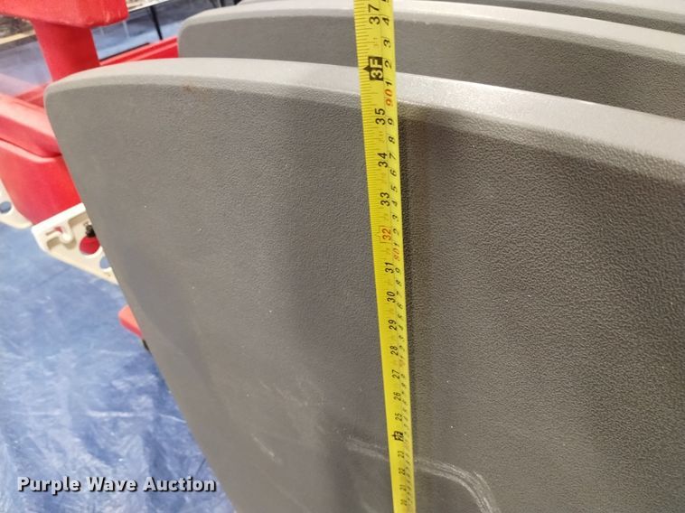 image for item EO9904 (34) plastic tables