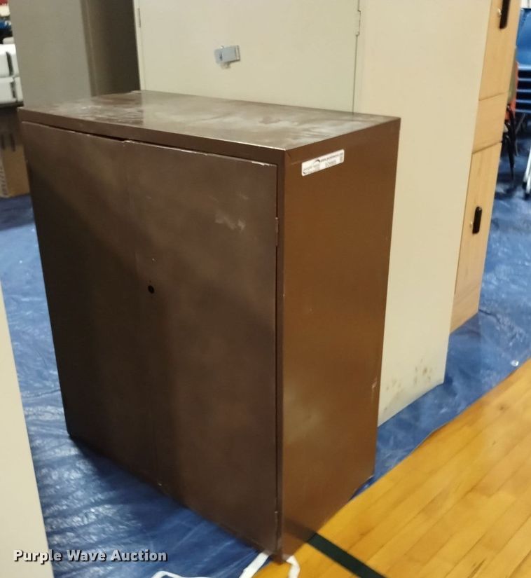 image for item EO9905 (5) metal cabinets