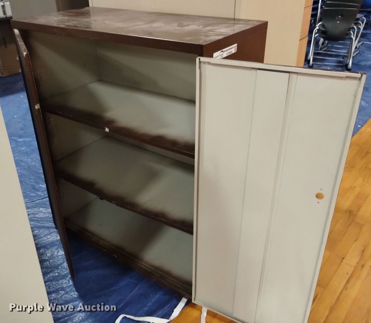 image for item EO9905 (5) metal cabinets