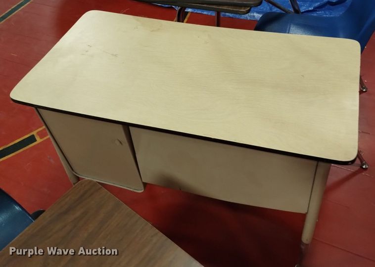 image for item EO9911 (32) desks