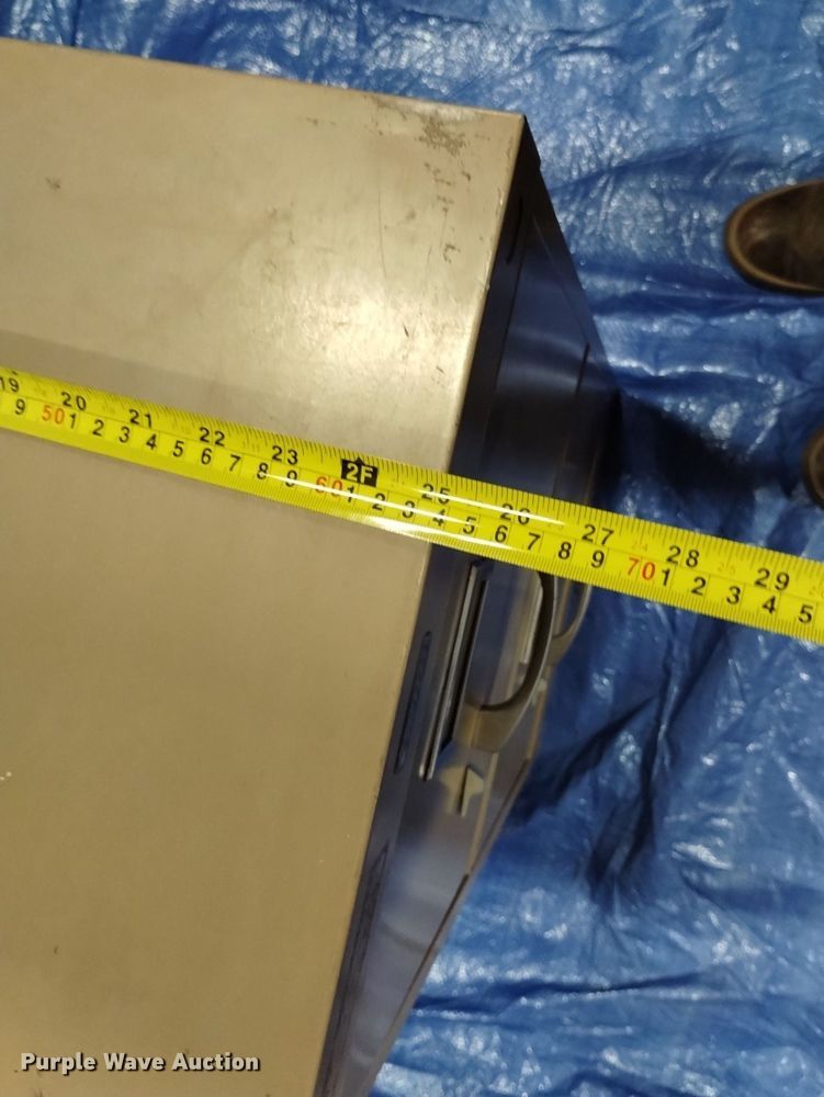 image for item EO9913 (31) file cabinets