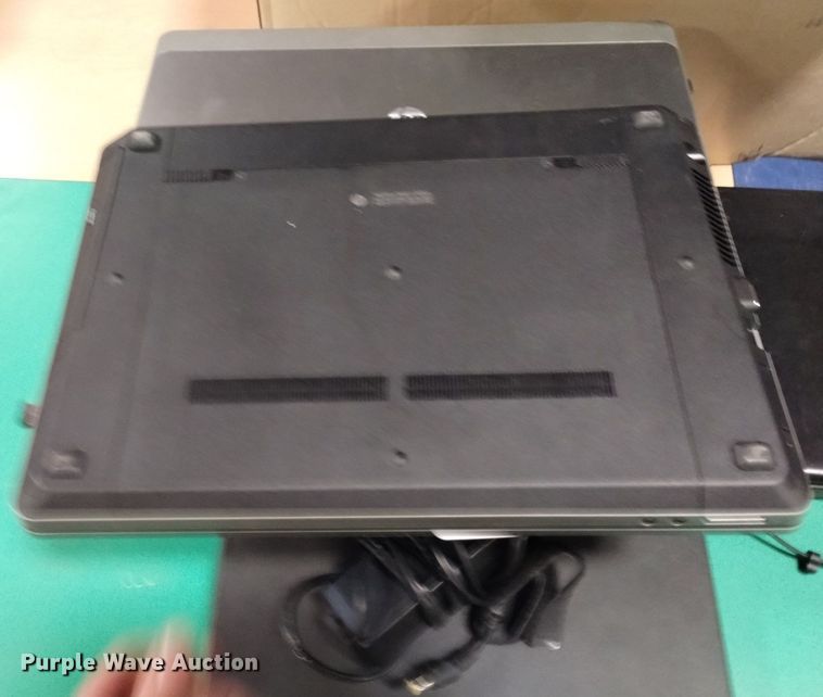 image for item EO9917 (8) laptops