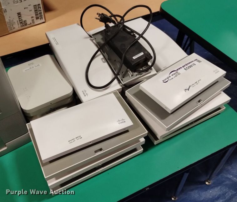 image for item EO9918 (22) Cisco wireless access points