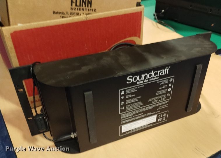 image for item EO9933 Soundcraft Ui16  mixer