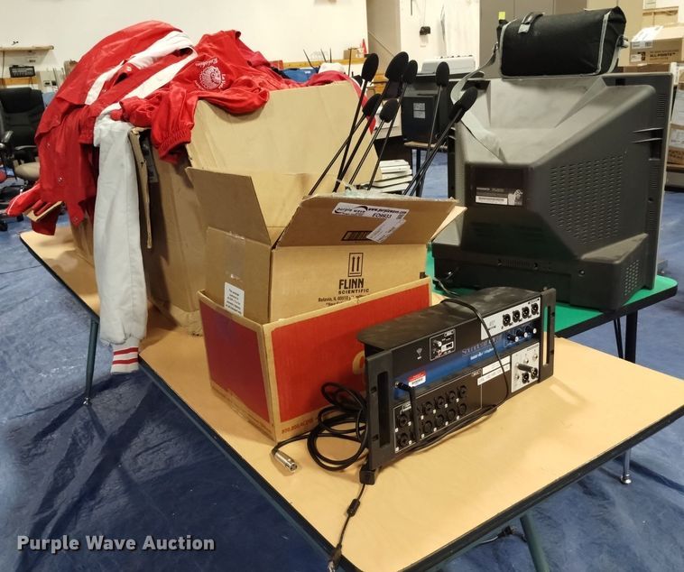 image for item EO9933 Soundcraft Ui16  mixer