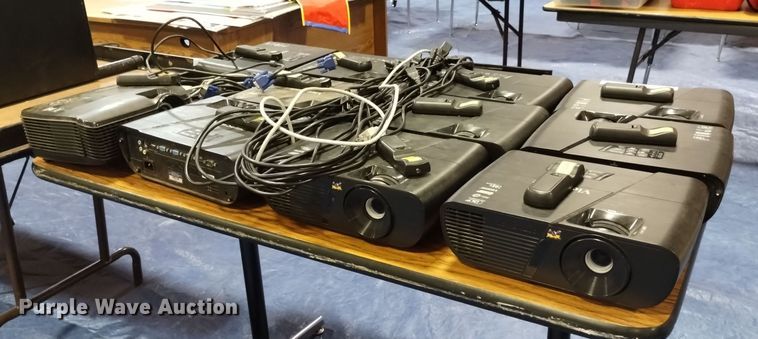 image for item EO9935 (11) 2017 ViewSonic PJ5255 projectors