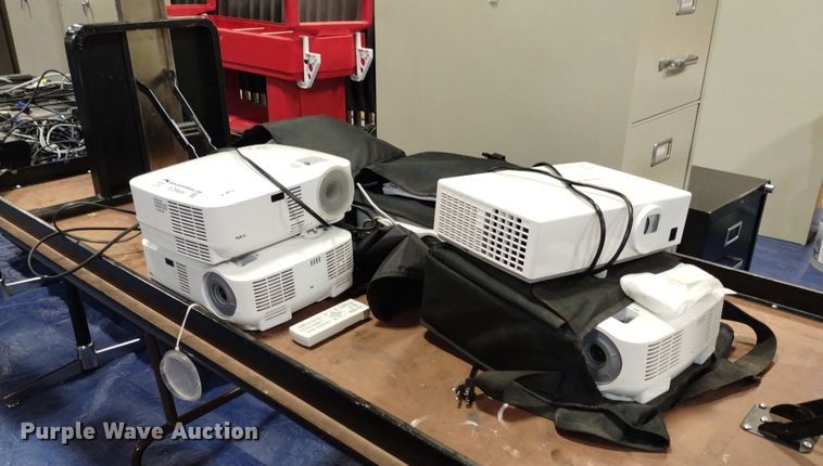 image for item EO9936 (6) 2008 NEC VT595 projectors