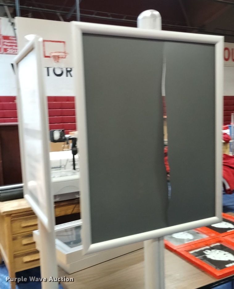 image for item EO9941 (5) message boards