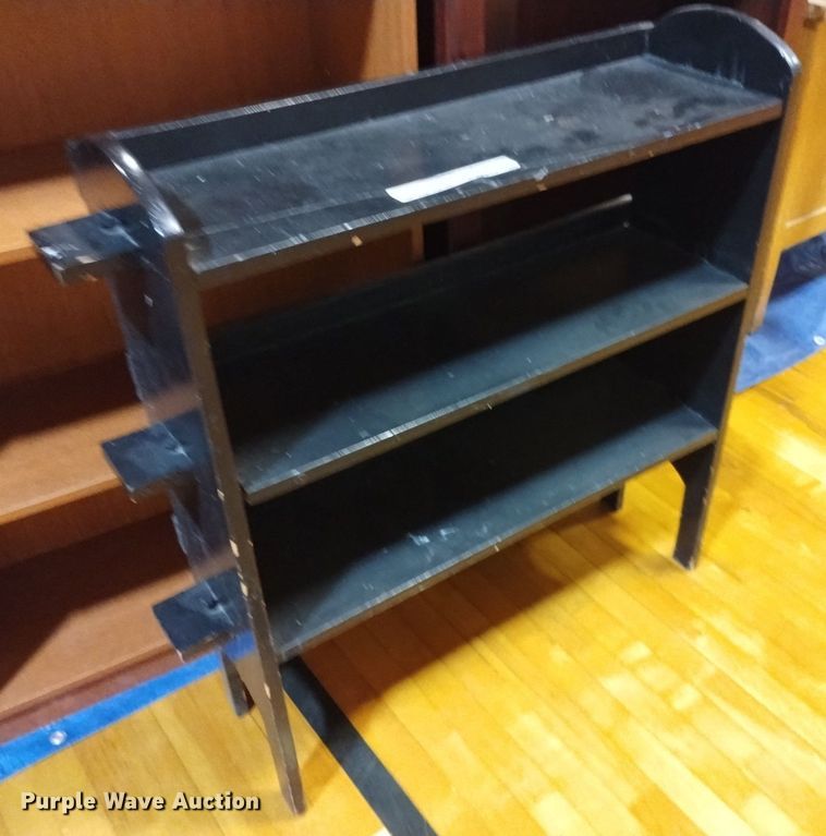 image for item EO9943 (4) wood shelves