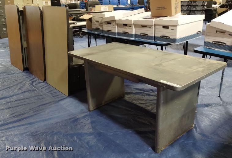 image for item EO9952 (6) desks