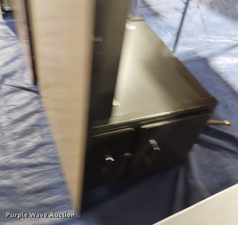 image for item EO9952 (6) desks