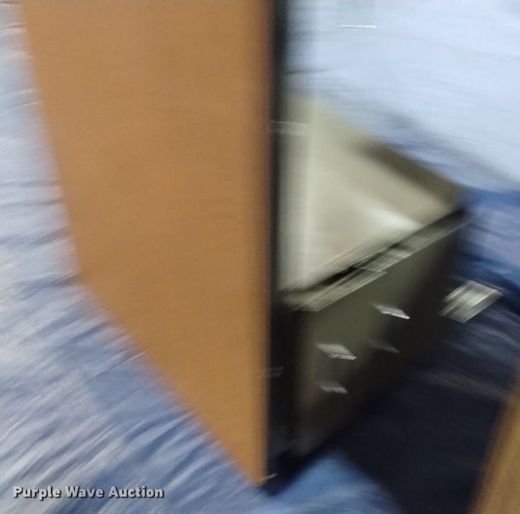 image for item EO9952 (6) desks