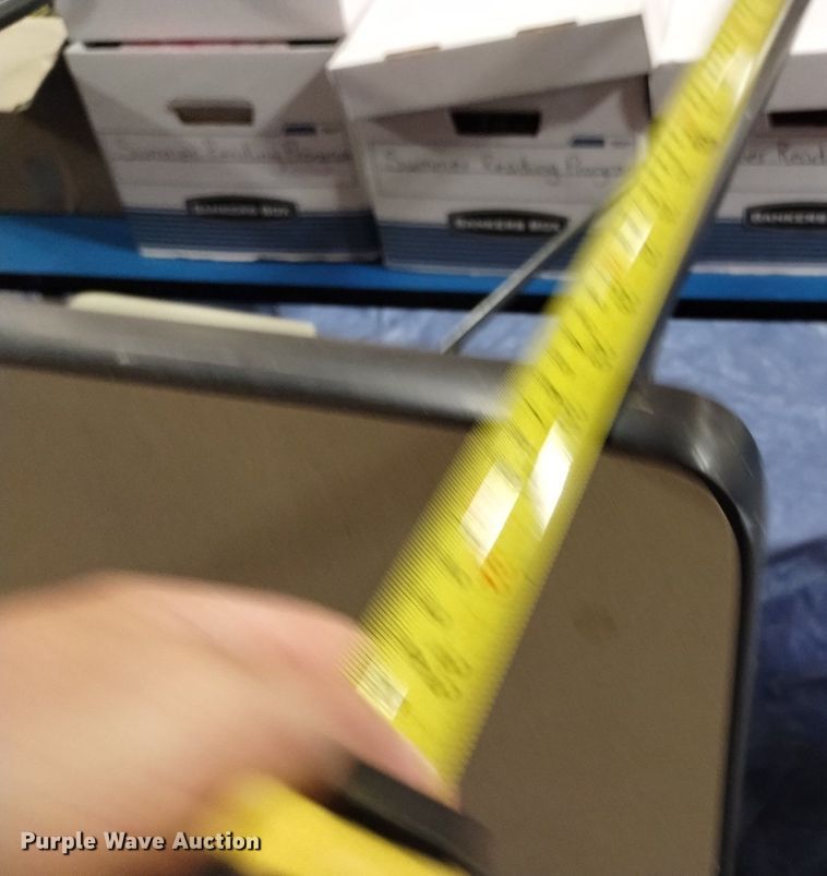 image for item EO9952 (6) desks