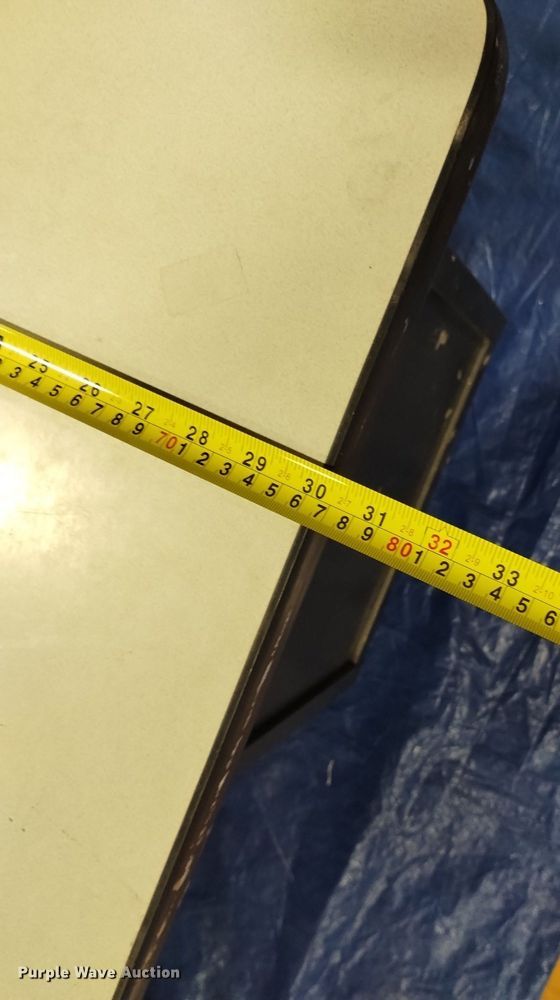 image for item EO9952 (6) desks