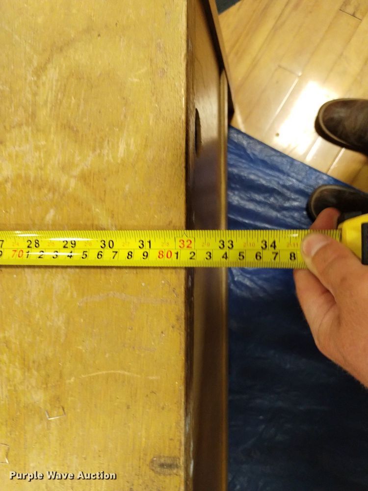 image for item EO9953 (5) desks