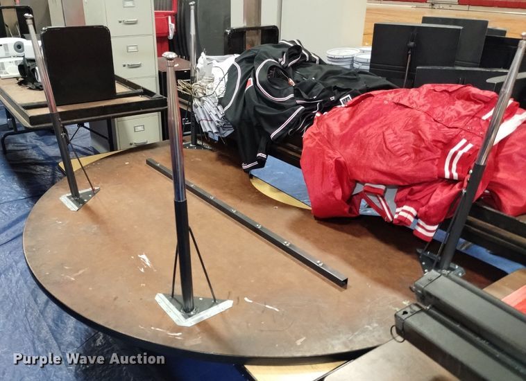 image for item EO9953 (5) desks