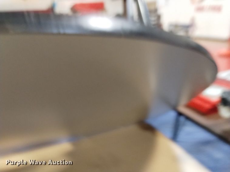 image for item EO9953 (5) desks